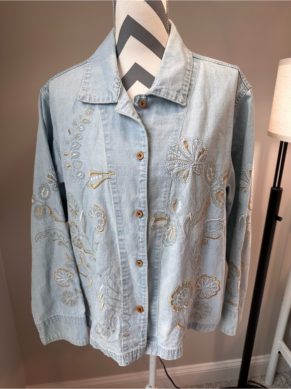 Vintage Coldwater Creek Floral Embroidered Light Wash Denim Jacket Womens XL